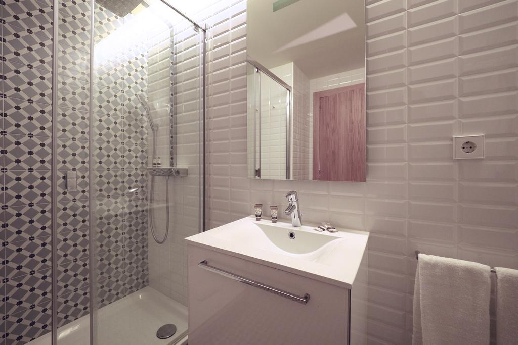 Uma Suites Pau Claris برشلونة المظهر الخارجي الصورة