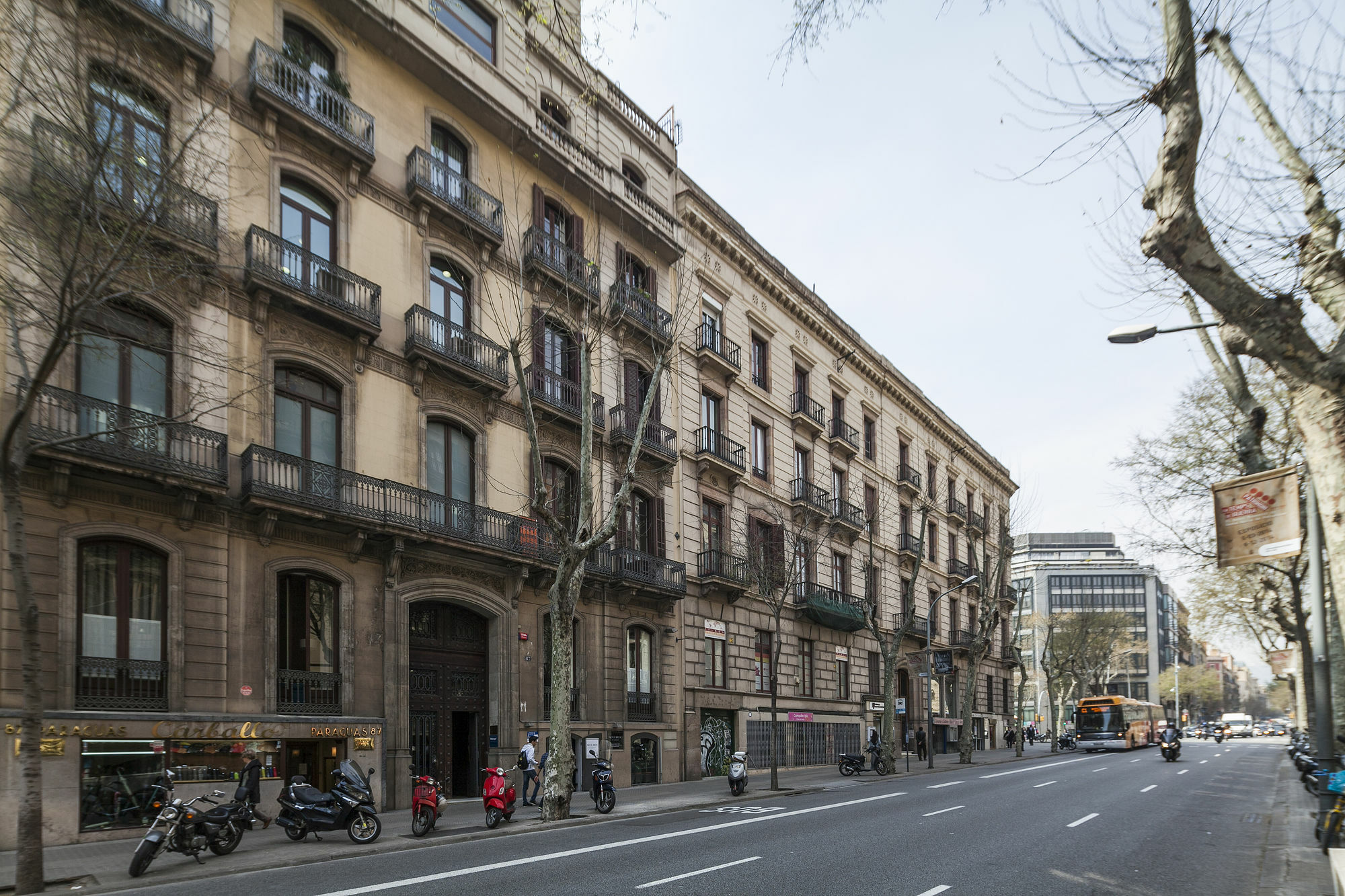 Uma Suites Pau Claris برشلونة المظهر الخارجي الصورة